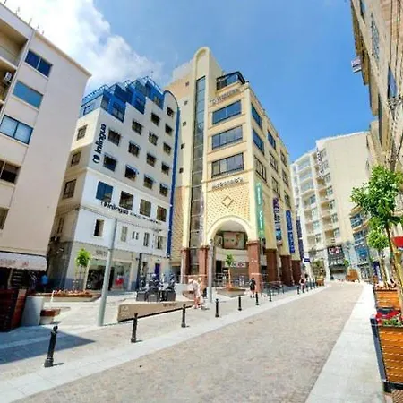 Exquisite Seafront In Spinola Bay St Julians 아파트