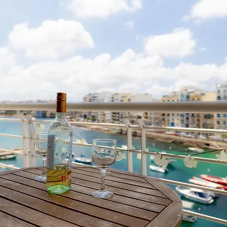 Exquisite Seafront In Spinola Bay St Julians شقة *