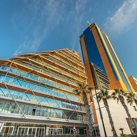 Exquisite Seafront In Spinola Bay St Julians דירה *