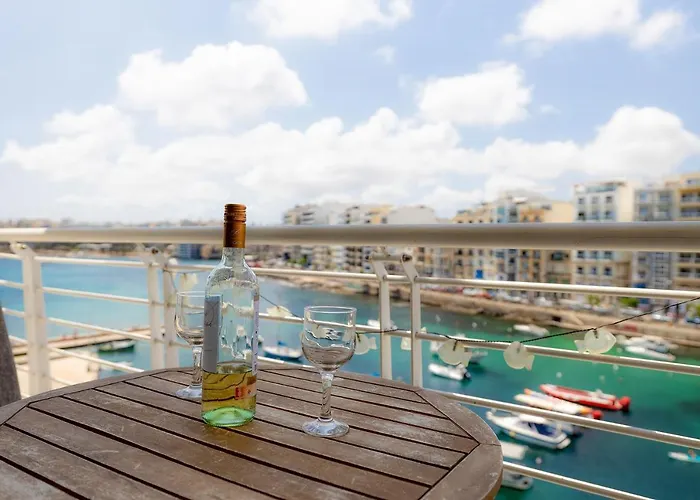 Exquisite Seafront In Spinola Bay St Julians شقة *