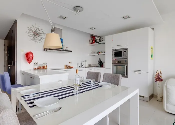 Exquisite Seafront In Spinola Bay St Julians سانت جوليان